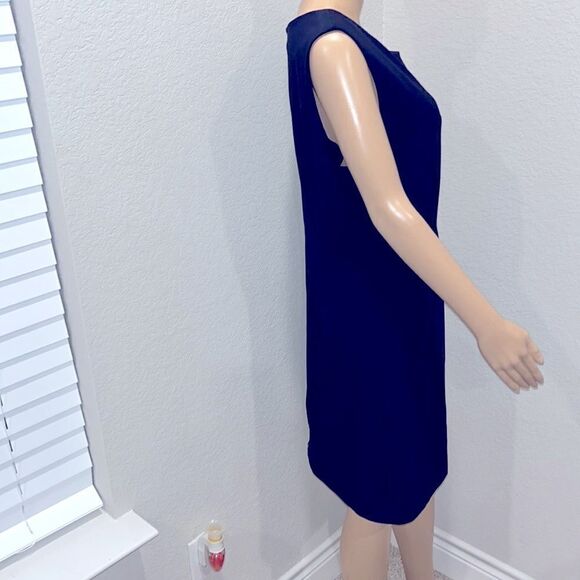 Vintage Diane Von Furstenberg navy blue designer dress w/ pockets. Med wt fabric - Picture 4 of 11
